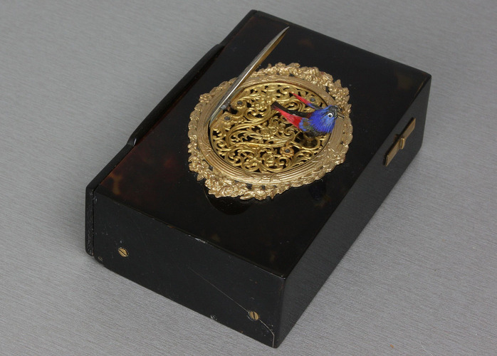 An antique tortoiseshell, silver and gilt metal singing bird box, by Raymy