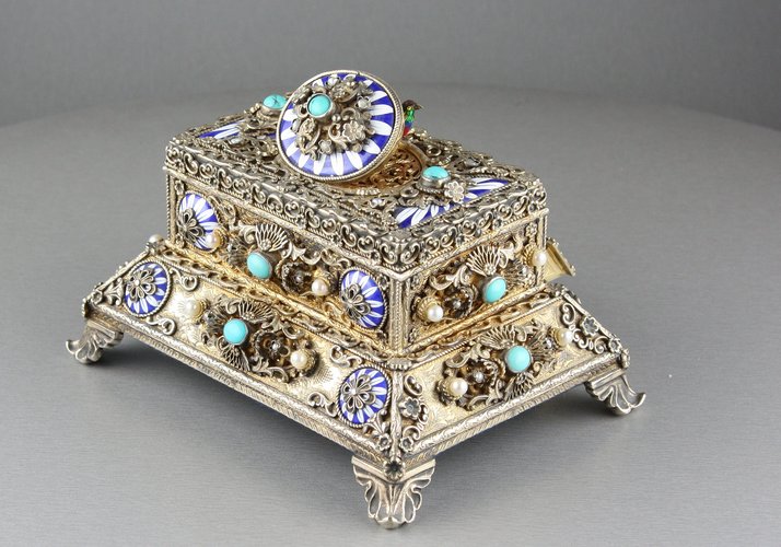 Silver gilt, enamel, pearl and turquoise mounted singing bird box, by Karl Griesbaum