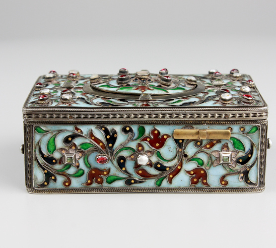 Silver and cloisonne enamel, garnet, pearl and aquamarine-set singing bird box