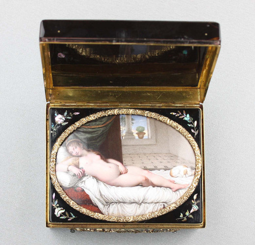 Antique Musical snuffbox, with hidden erotic pictorial enamel of Venus Urbino